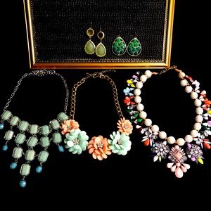 3 necklaces 2 pair earrings